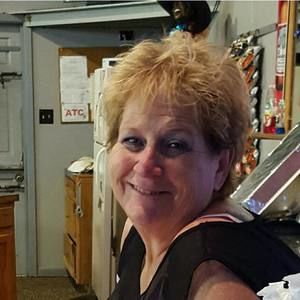 Meet your Posher, Mona